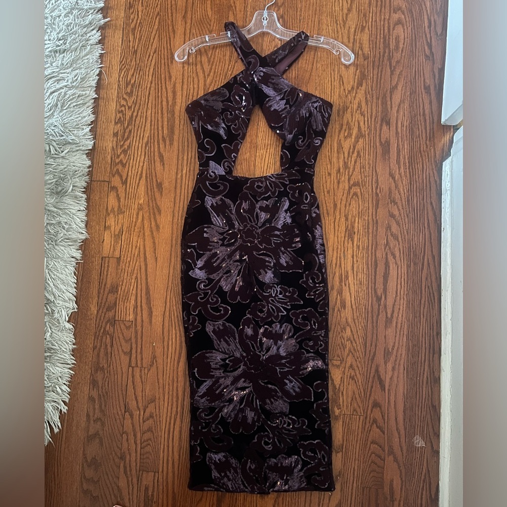 Michael Costello x REVOLVE Sequin Velvet Cutout Midi Dress Plum Burgundy – XXS - Picture 4 of 8